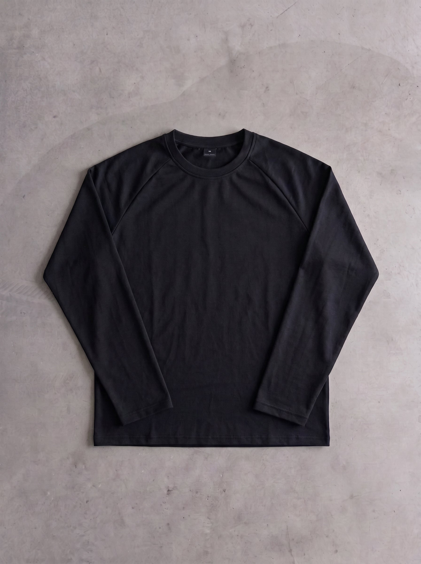 black full sleeves tee